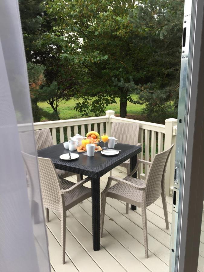 Two-Bedroom House,1082504632:JPEG