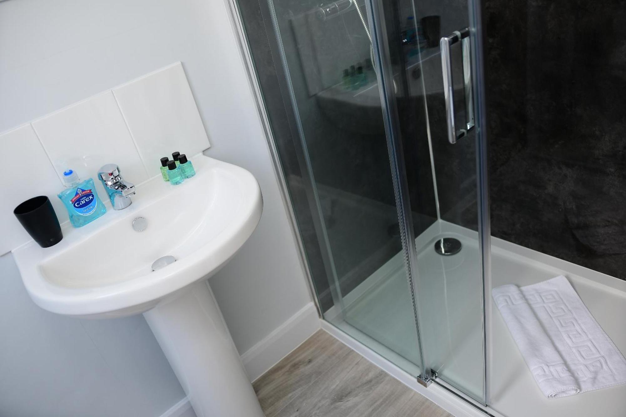 Twin Room with Private Bathroom