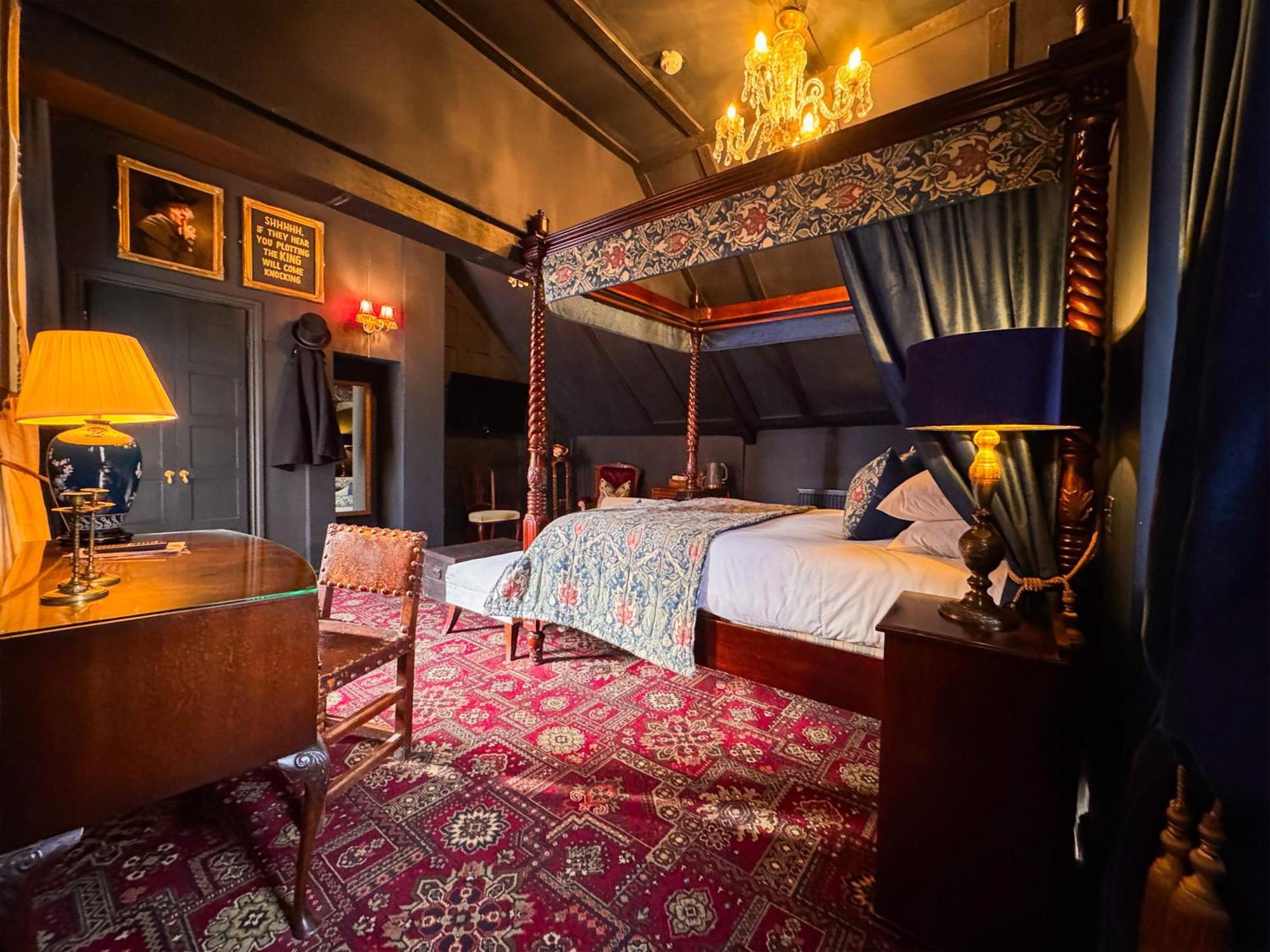 Four Poster Double Bed