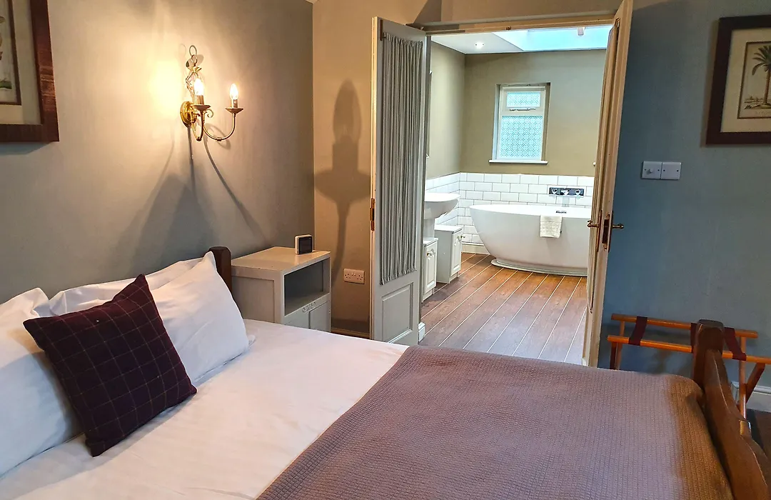 Holmwood House Guest Accommodation-1
