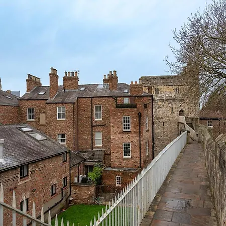 Crookback House-3