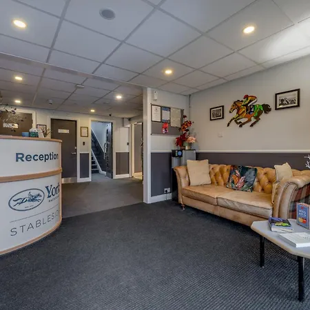Stableside Hostel At York Racecourse-2
