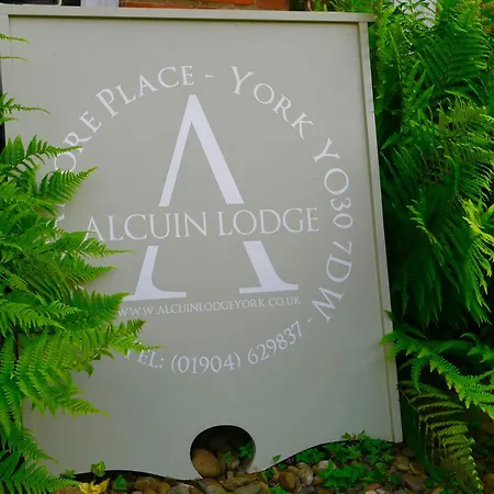 Alcuin Lodge Guest House-3