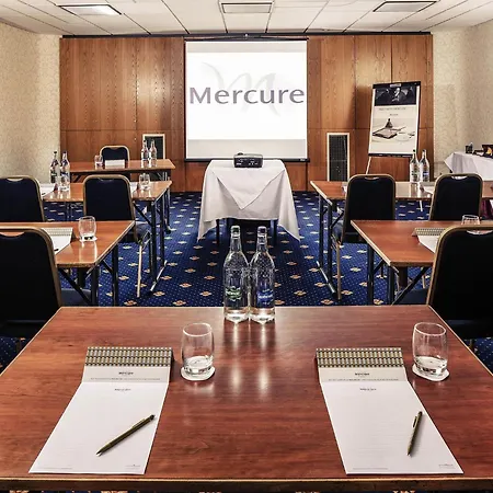 Mercure York Fairfield Manor Hotel-3